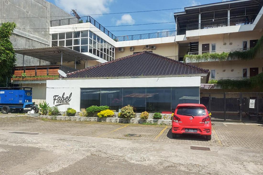 Fabel Homestay Palembang Exterior photo